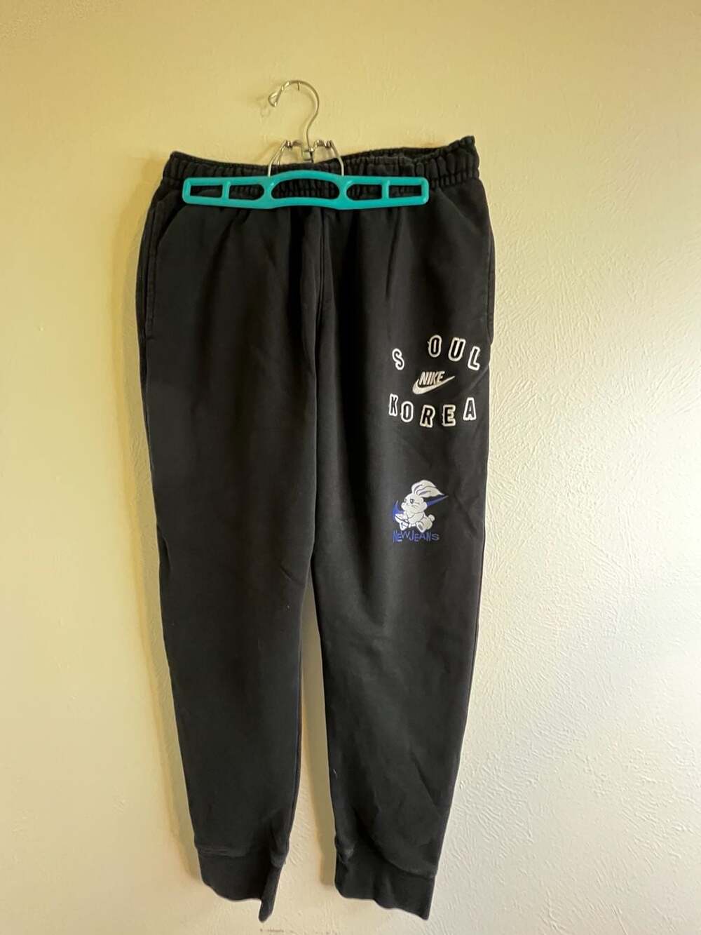 Nike x NewJeans Seoul Korea Rabbit Logo Fleece Jogger Sweatpants
